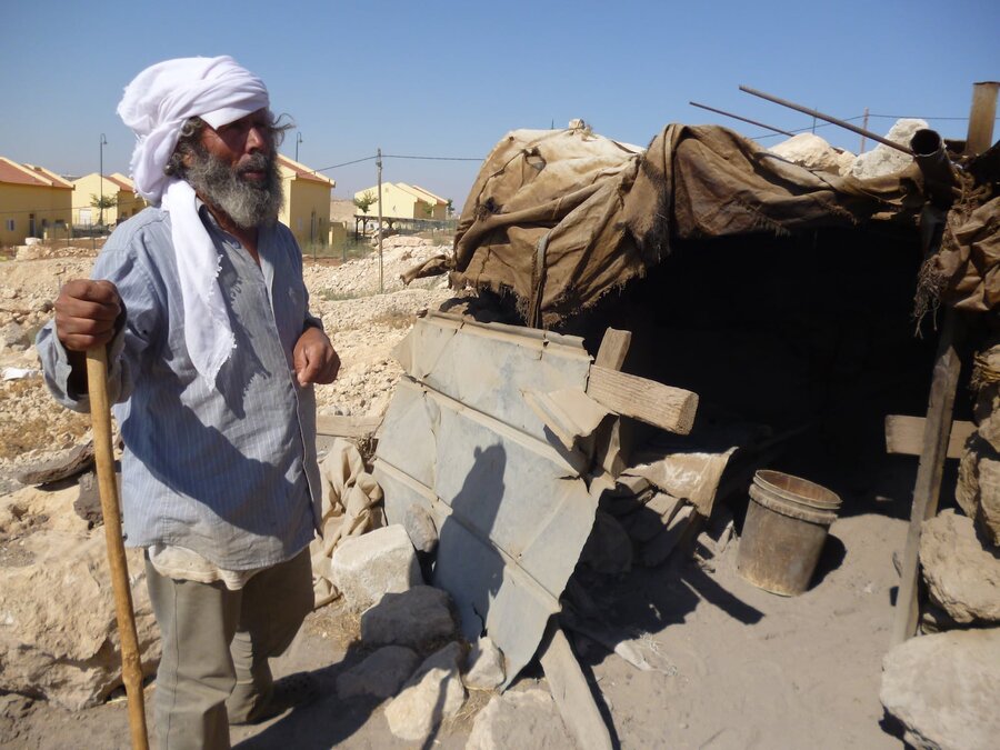 2011-09-05 New demolitions' threats in the beduin village of Umm Al Kheer