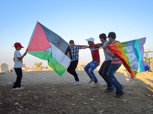 Palestinian dance during the march
