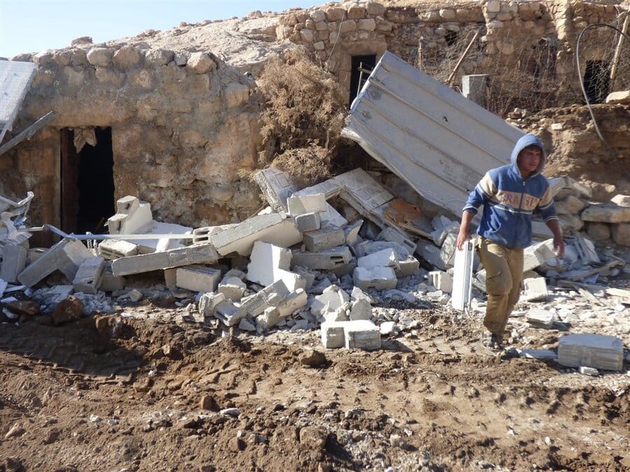 2012-12-05 Esercito israeliano demolisce tre case