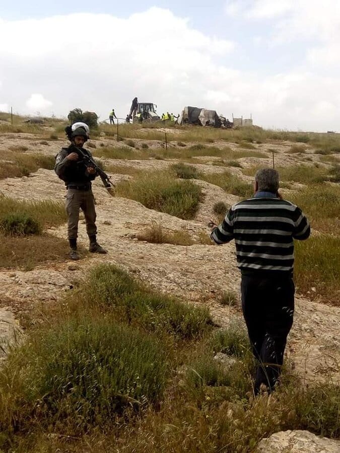 2019-04-18 Esercito israeliano demolisce e confisca una tenda