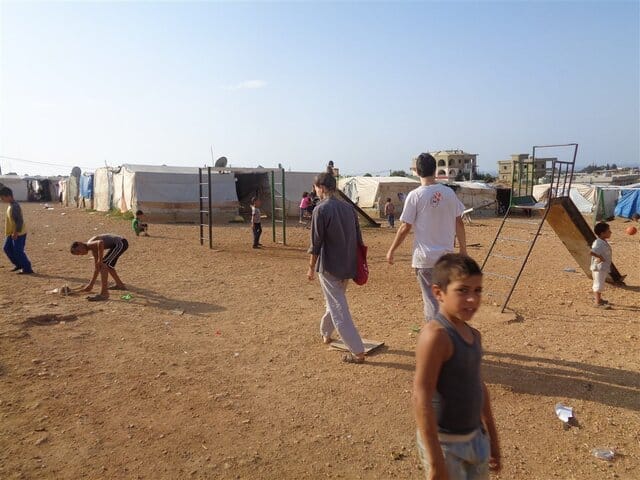 Il parco giochi di un campo profughi 2